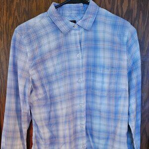Women's Untuckit Sz 6 Buttom shirt